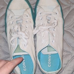 Converse tennis shoes